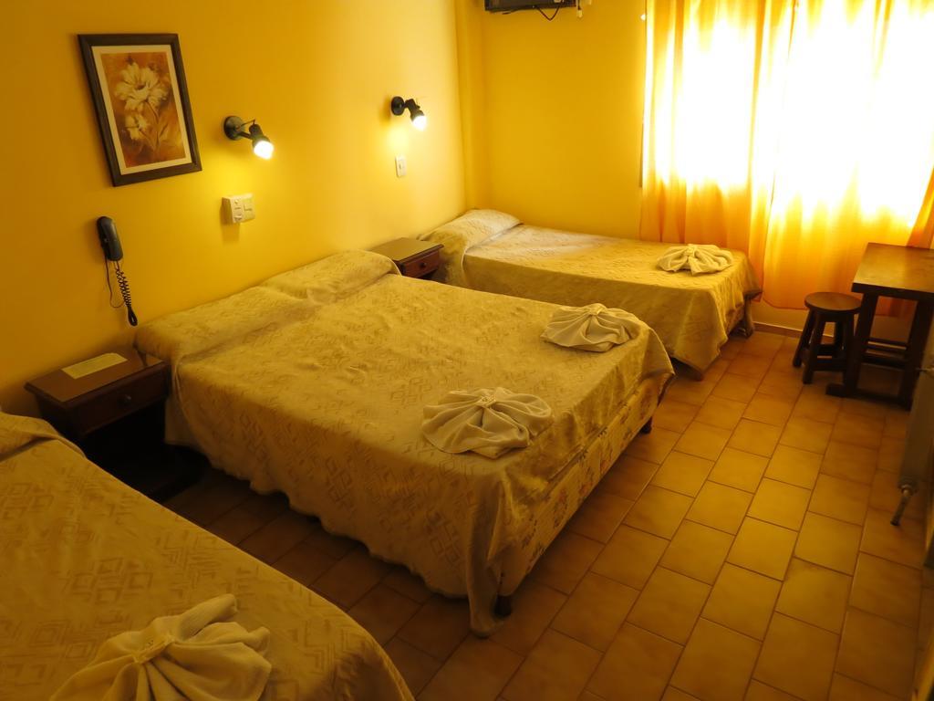 Hotel Arenales Villa Carlos Paz Room photo