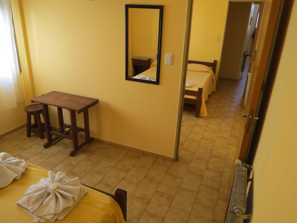 Hotel Arenales Villa Carlos Paz Room photo